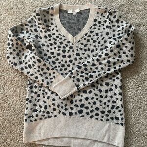 LOFT Black and Cream V-Neck Sweater